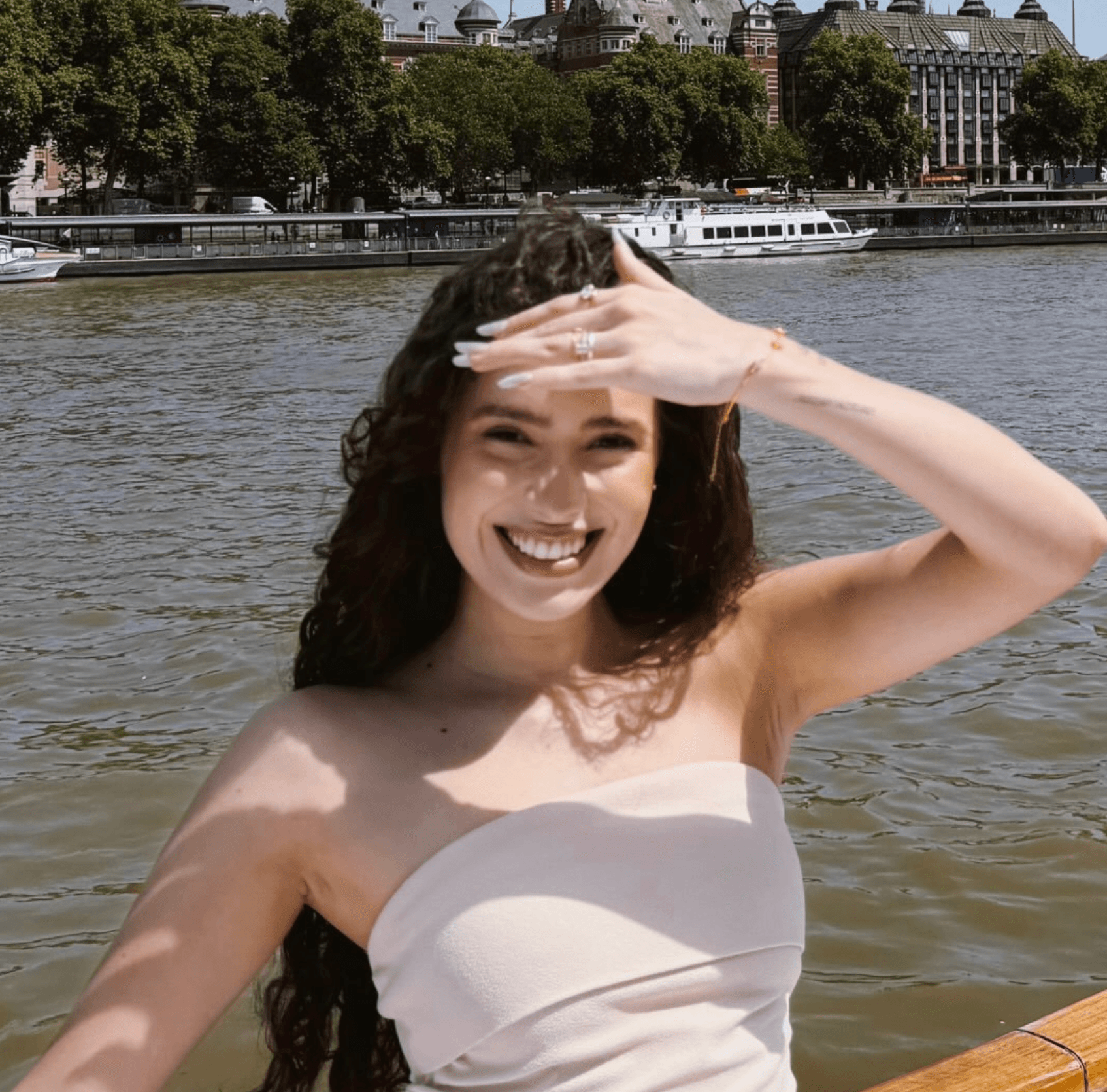 Samara Viau